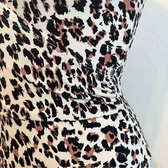 Mono b Size Small White Brown Black Leopard Print Plunge V-Neck One-Piece - Picture 4 of 8